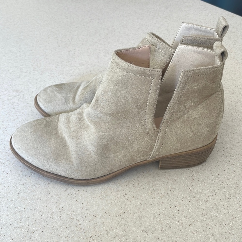 JGoods booties size 6.5